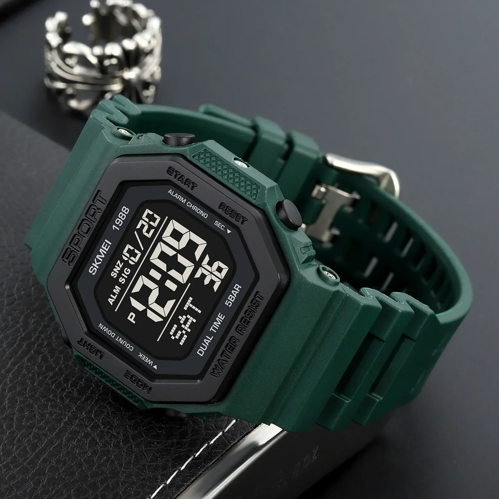 Skmei 1988 męski wojskowy zega – Tide Watch Surf recenzja i cena